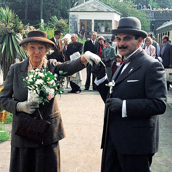 Agatha Christie ja kaunis Länsi-Englanti – TÄYNNÄ